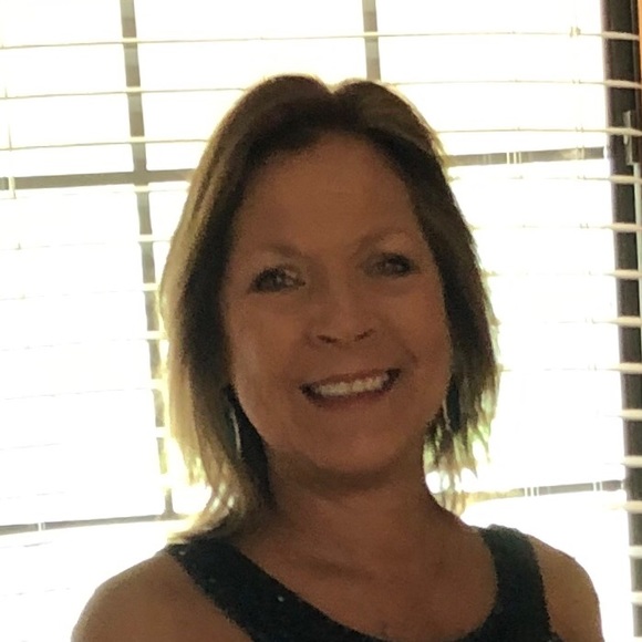 Meet your Posher, Lorraine - Picture 1 of 1